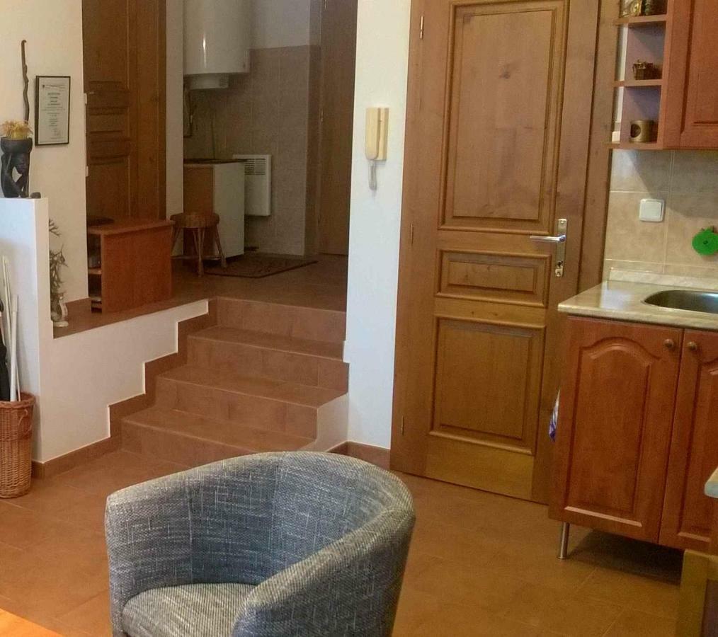 Ubytovani U Krizu Bulhary Exteriör bild