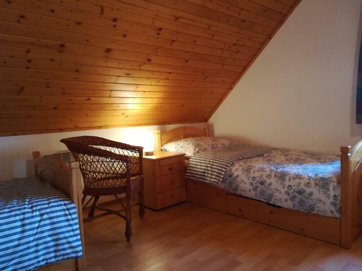 Ubytovani U Krizu Bulhary Exteriör bild
